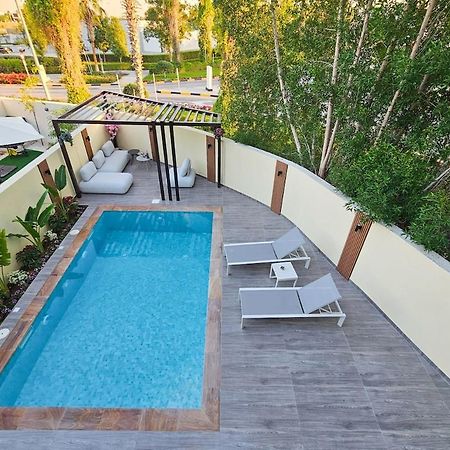 Stunning 4 Bed Villa, Private Pool, Damac Hills Dubai Bagian luar foto