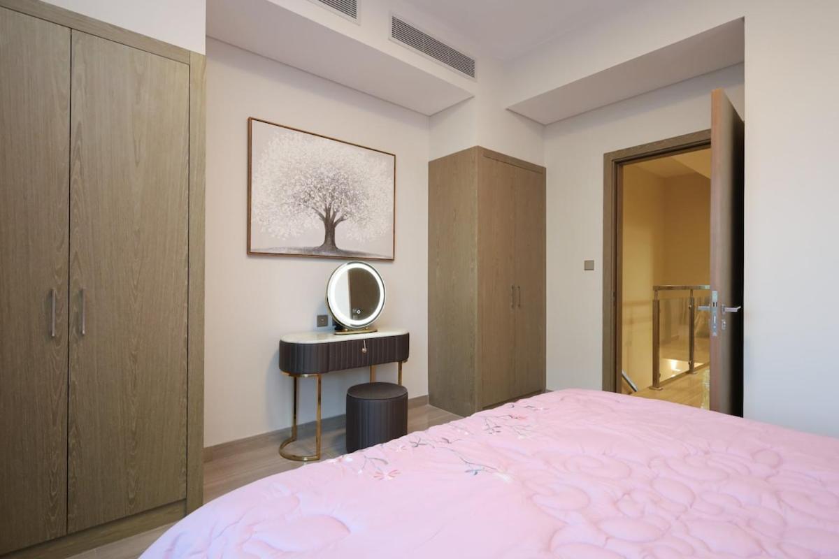 Stunning 4 Bed Villa, Private Pool, Damac Hills Dubai Bagian luar foto