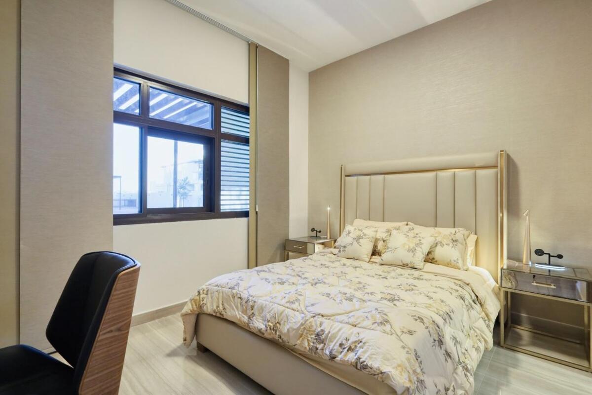 Stunning 4 Bed Villa, Private Pool, Damac Hills Dubai Bagian luar foto