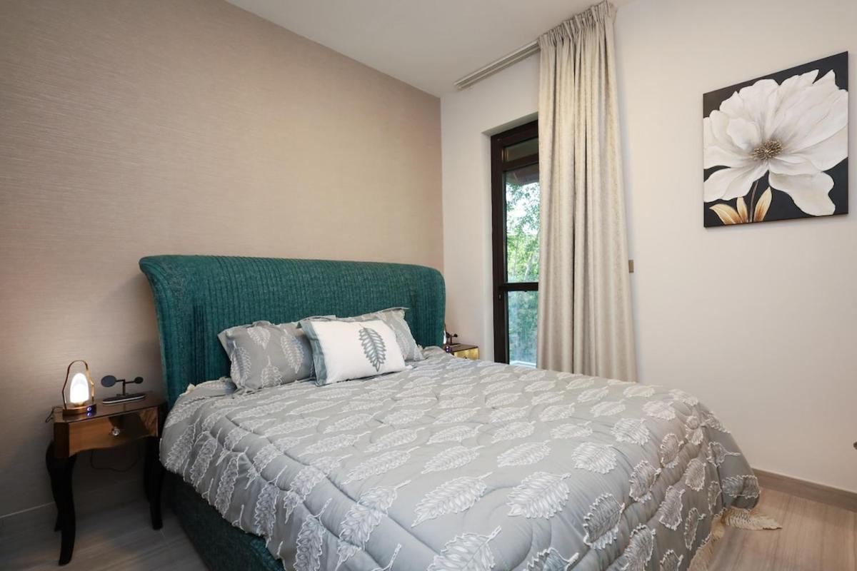 Stunning 4 Bed Villa, Private Pool, Damac Hills Dubai Bagian luar foto