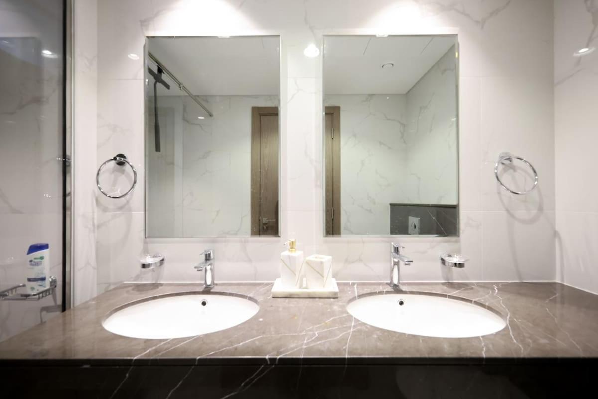 Stunning 4 Bed Villa, Private Pool, Damac Hills Dubai Bagian luar foto